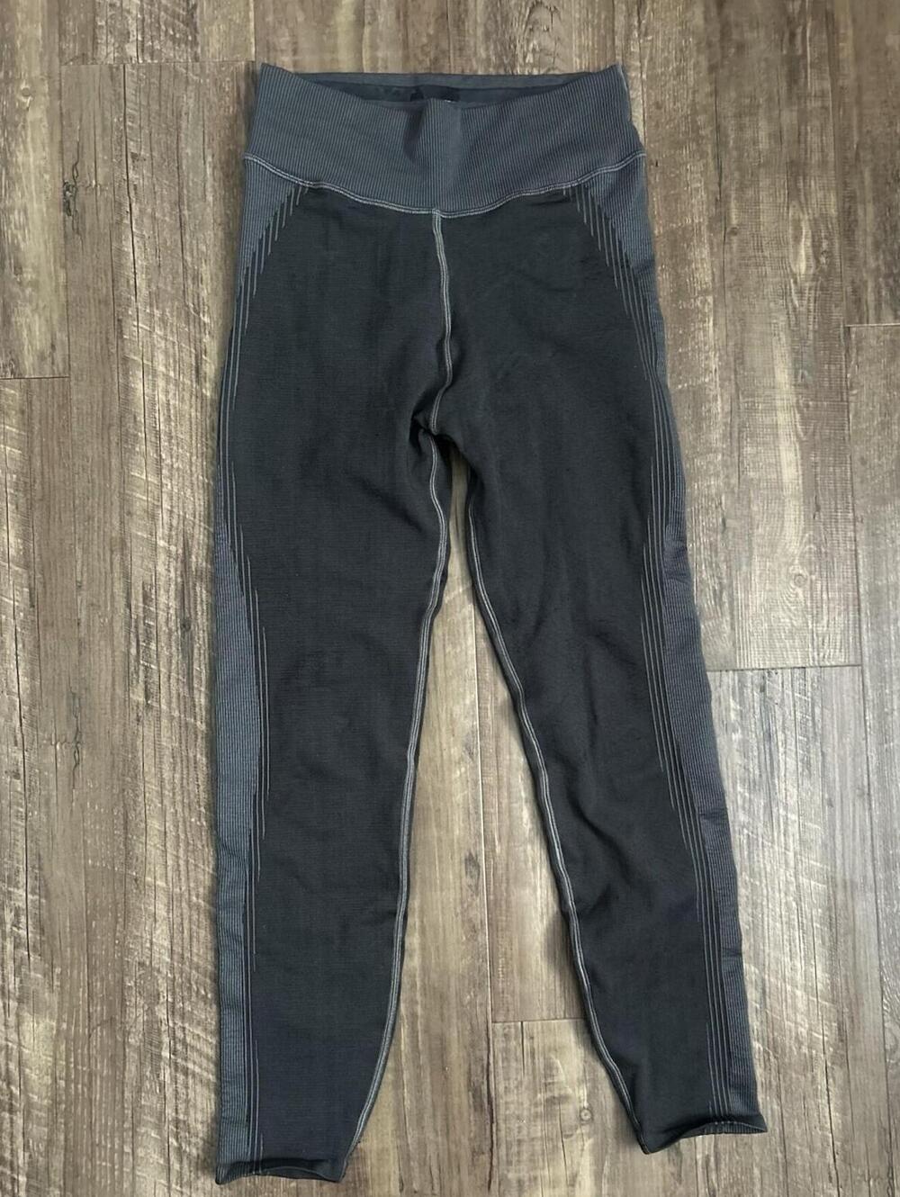 GOOD AMERICAN Contour Rib Seamless Leggings Size 1/2 Grey/Black